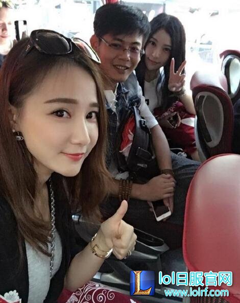 碧哥与堂姐晒合照 网友:有人抢嫂子啦!