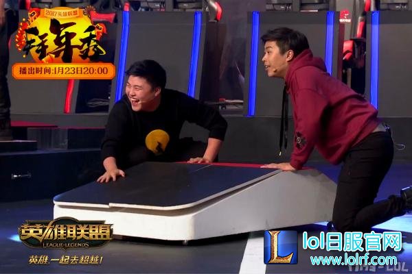 图4:游戏中的UZI与五五开.jpg