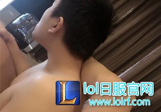 宣告又艹粉还发床照? 疑似女友像Anglangbaby