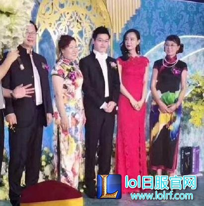 天蚕土豆和LOL女解说结婚?网友:为了拖更也是拼了!