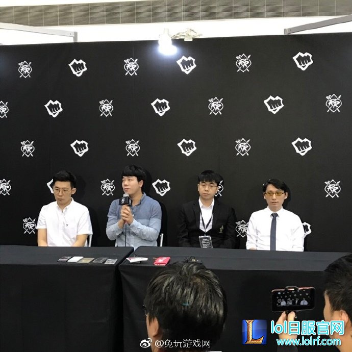 夺冠教练群访:差距依然在 会努力追赶