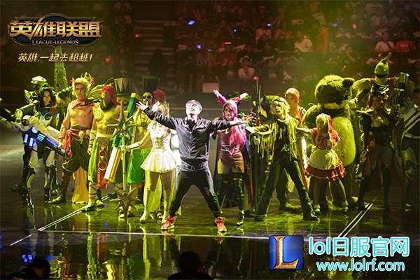 图2:惊艳的Cosplay表演.jpg